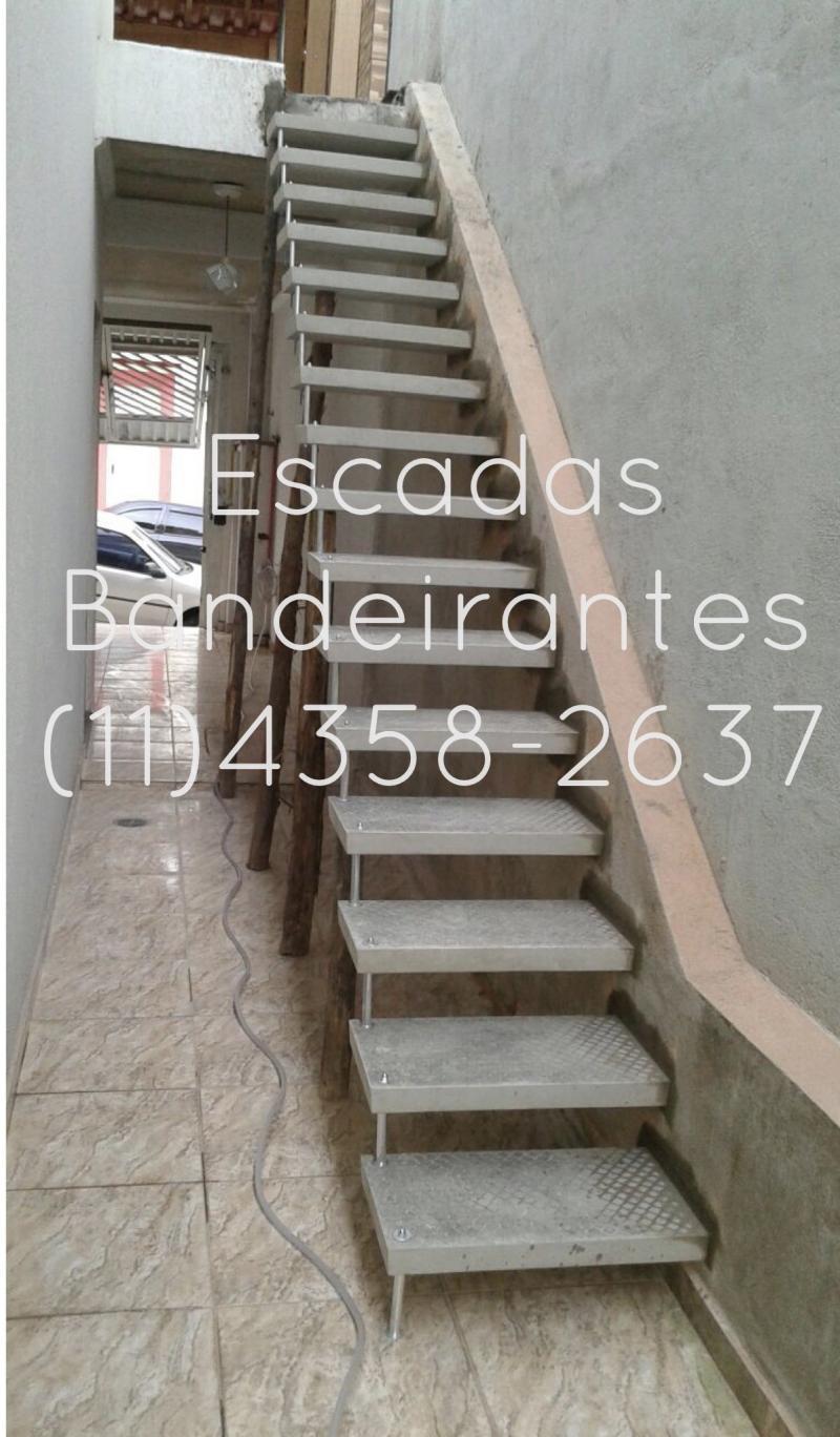 Escadas em formato reta